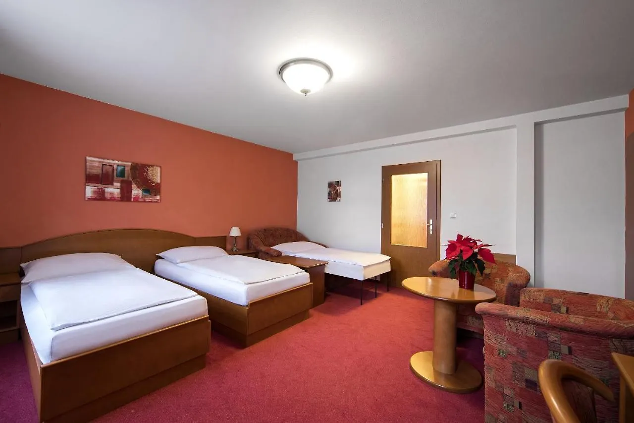 Attic Hotel Prag