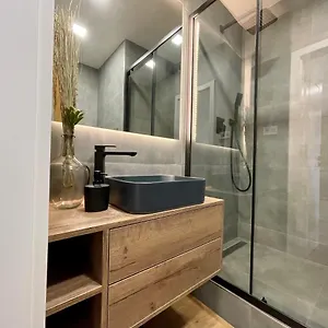 Apartmán Luxusní Nově Zrekonstruovaný Apartmán 2kk - 47m2 - Centrum