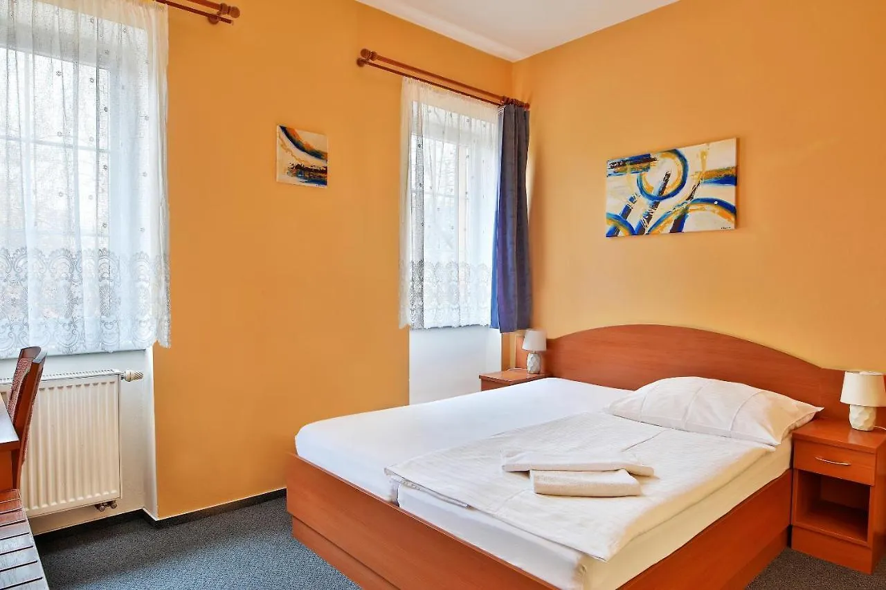 Attic Hotel Prague 3*,